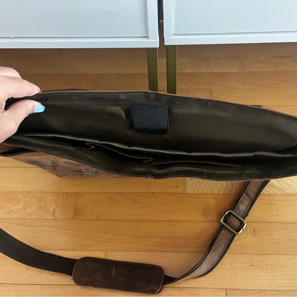 MENS CRAZY HORSE LEATHER SHOULDER MESSENGER LAPTOP BAG - Picture 7 of 16